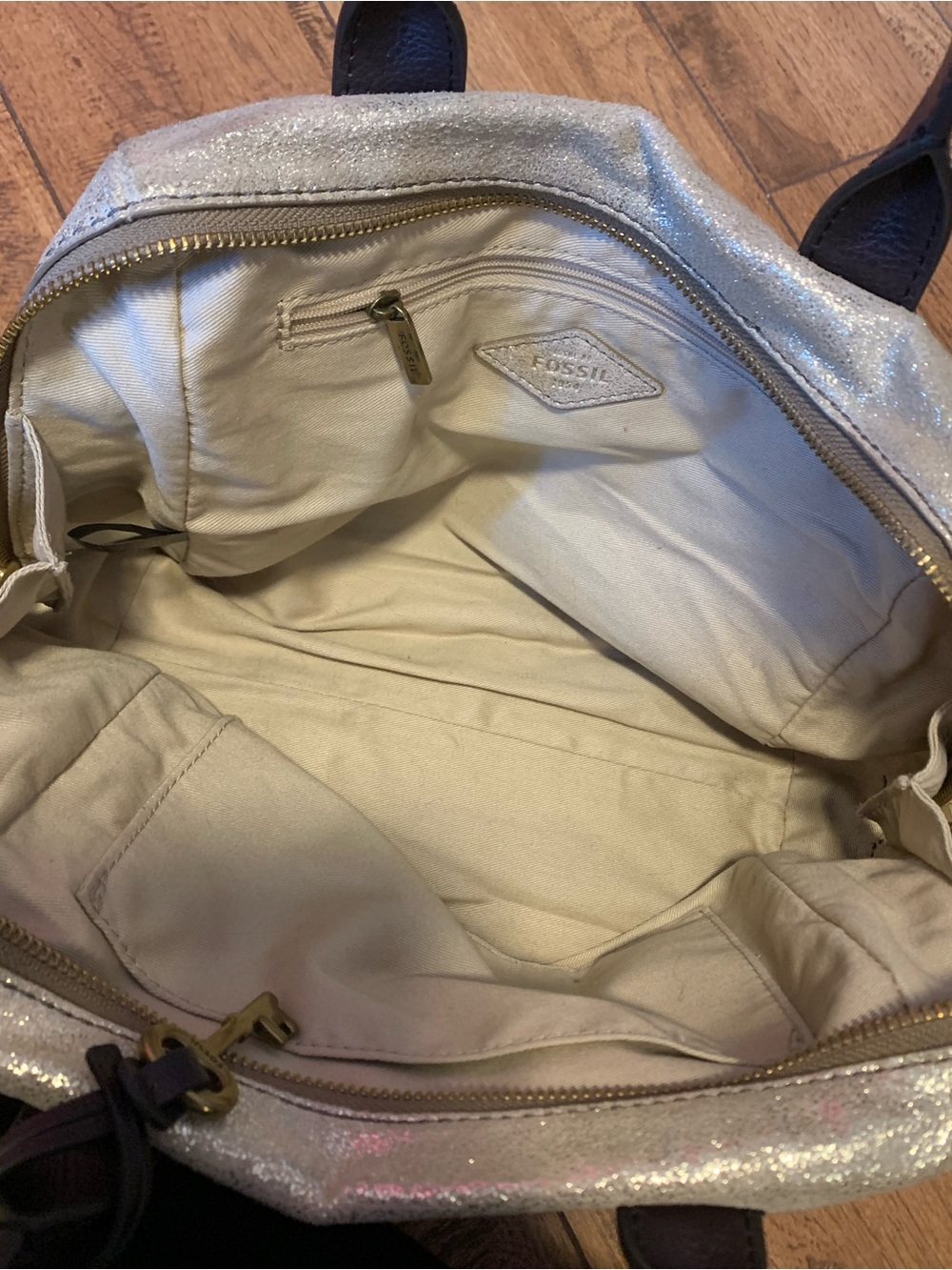 Fossil Metallic Leather Crossbody Bag - Picture 5 of 10